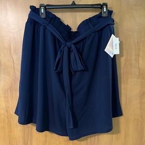 LuLaRoe Ella Navy Blue Shorts in XL NWT